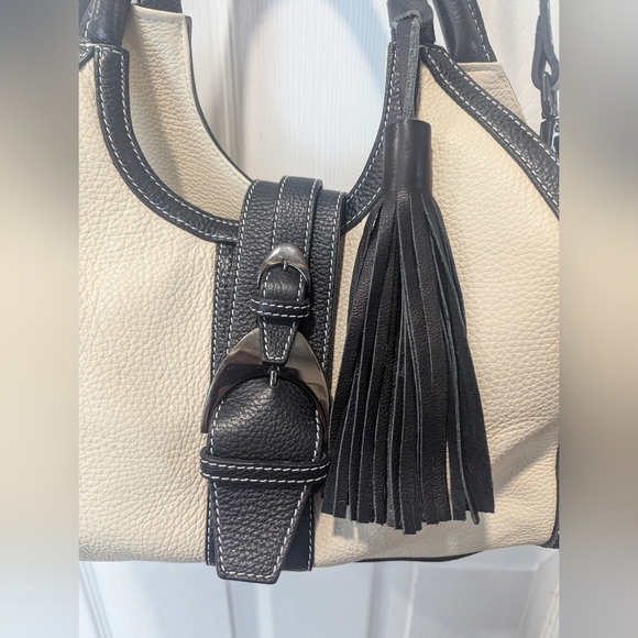 Vittoria Napoli Convertible Bag - Picture 3 of 15